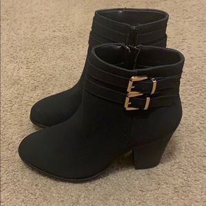 Black Rue21 booties